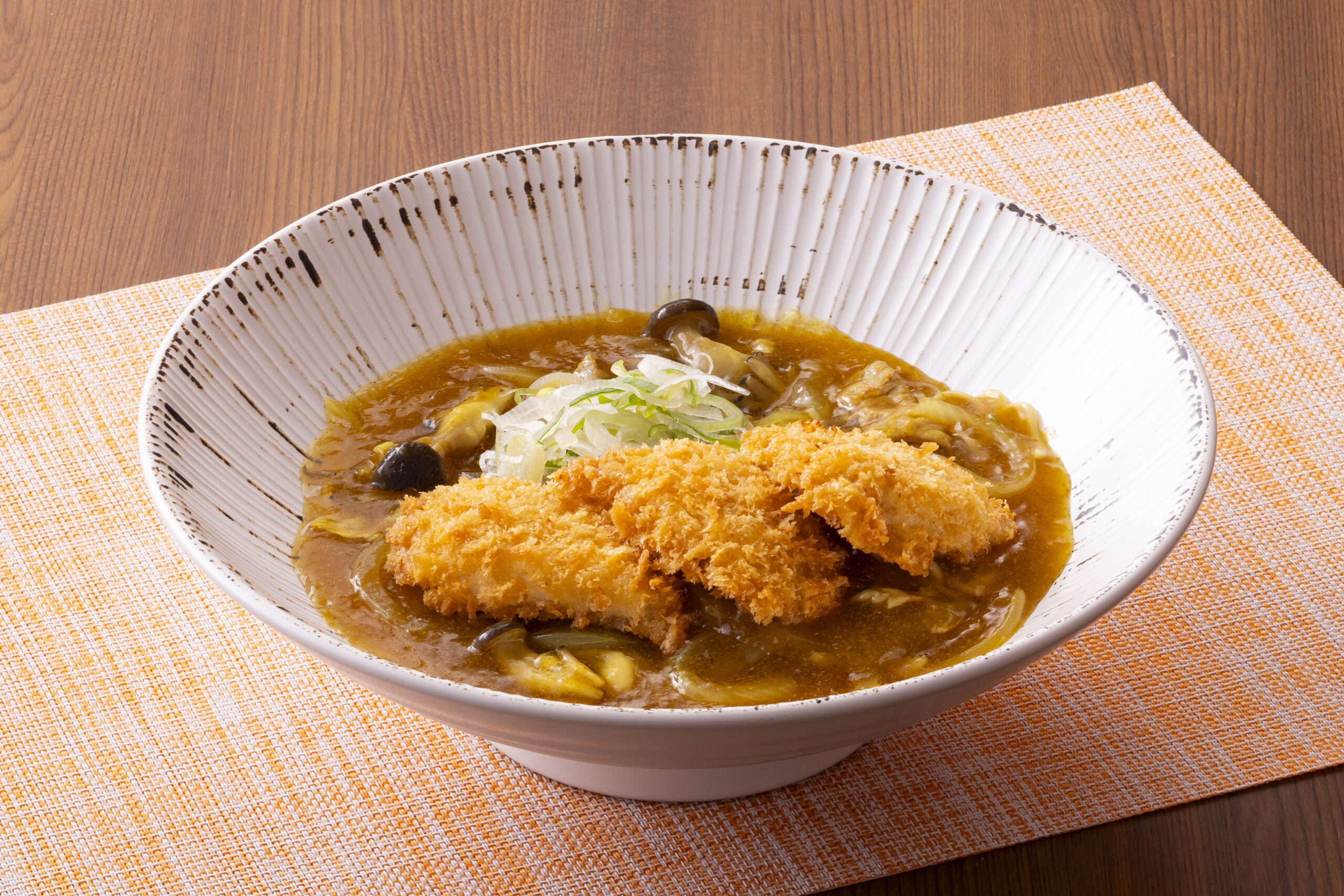 チキンカツカレーそば|花凛